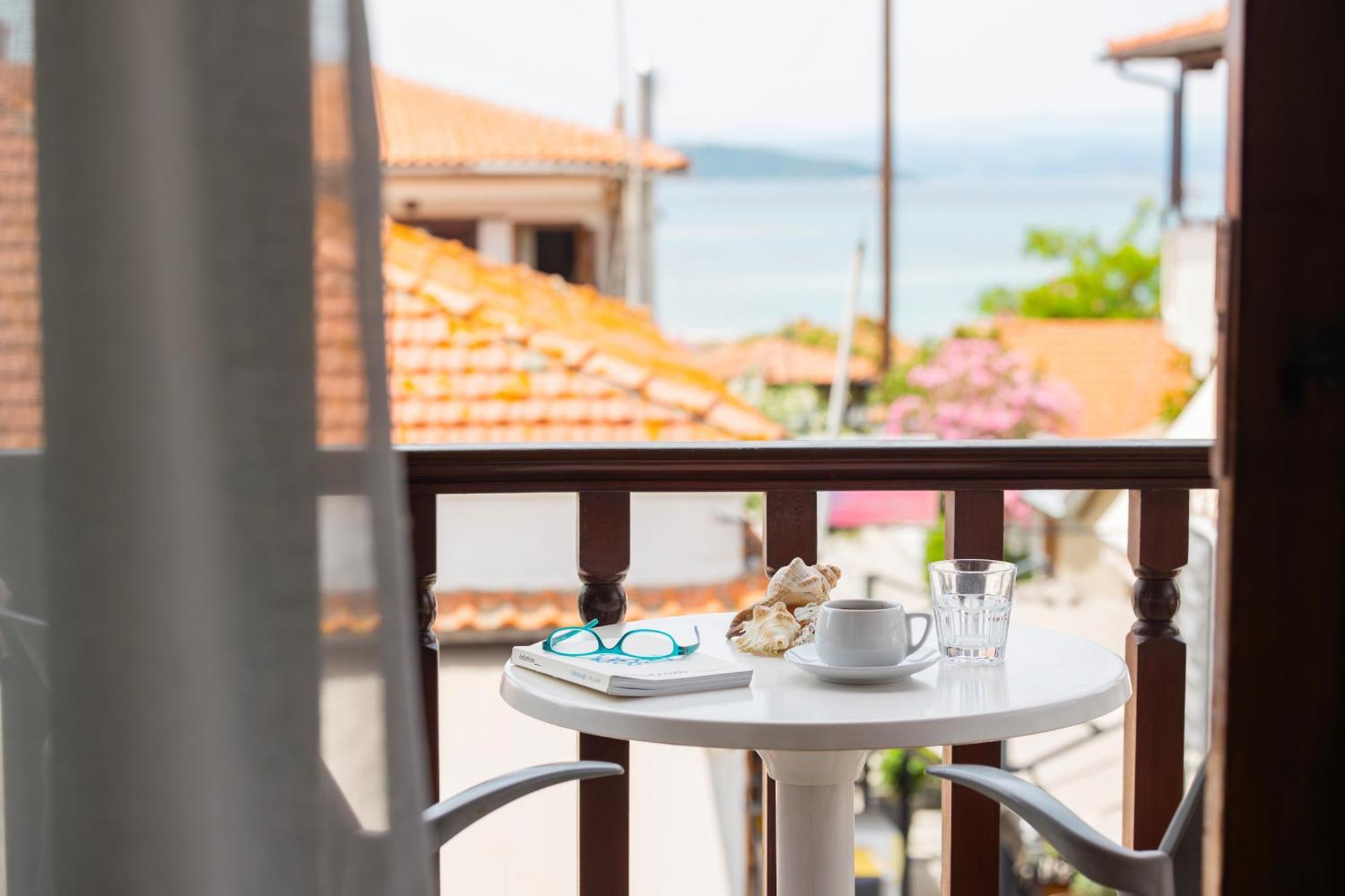 Athos Guest House Pansion Ouranoupoli Eksteriør bilde